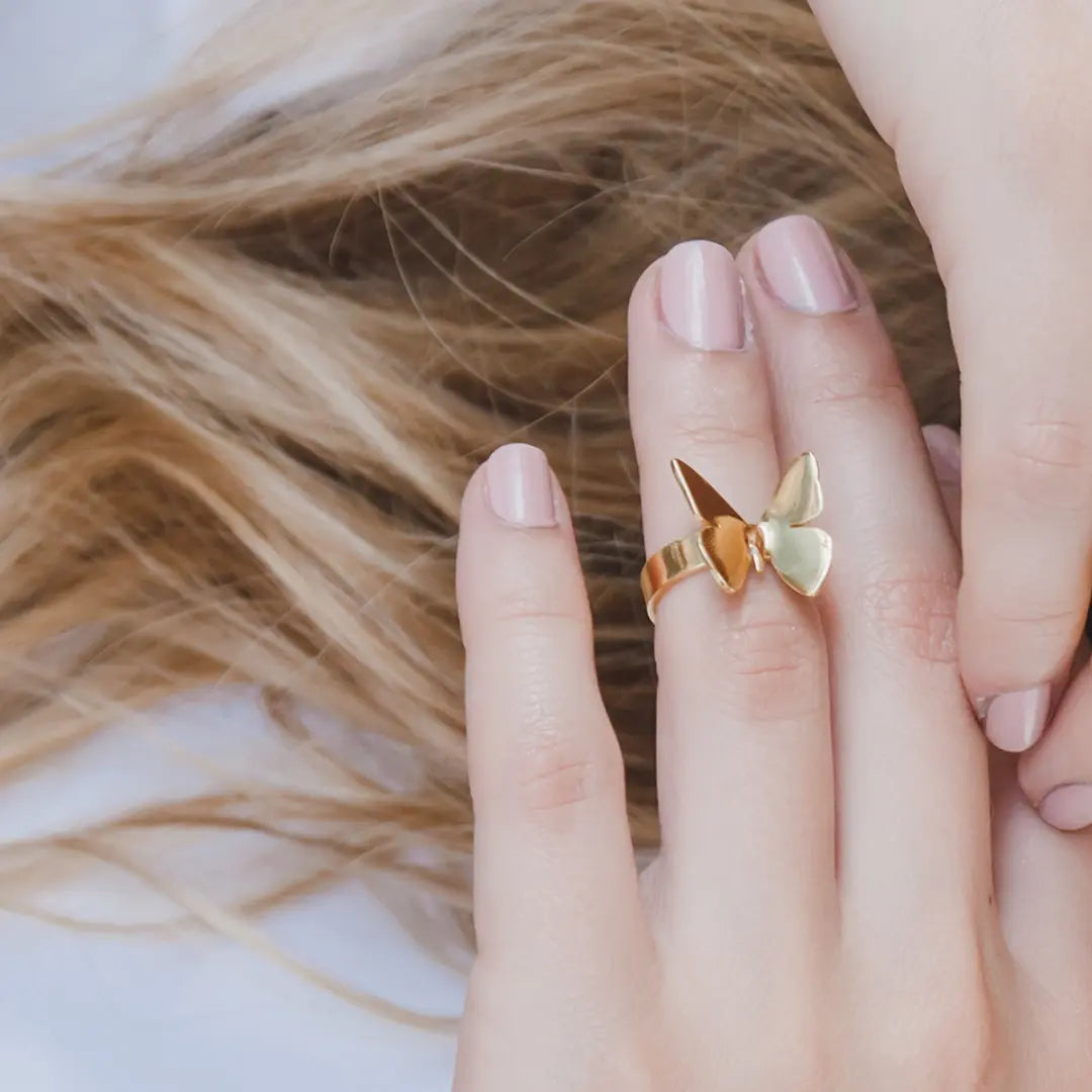 Anillo midi de mariposa