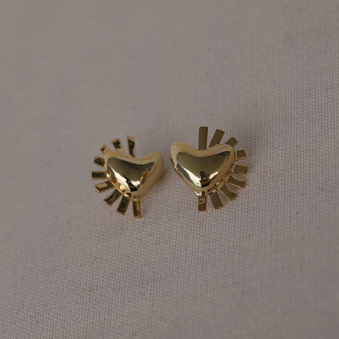 Vibra Heart Studs