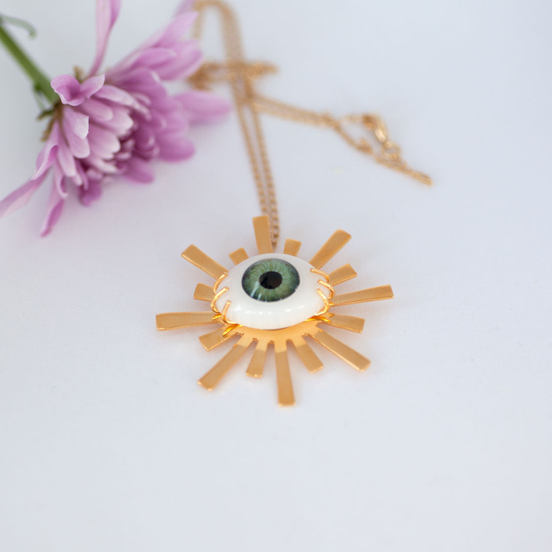 Collar con forma de estrella del tercer ojo