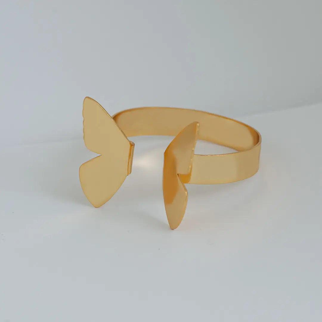 Anillo de mariposa voladora