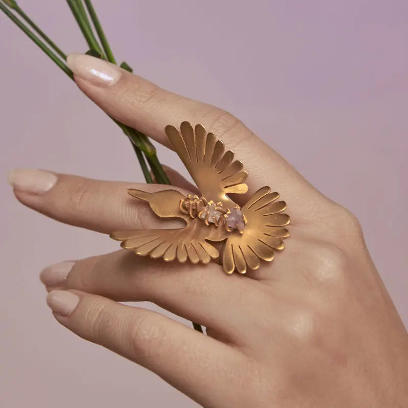 Anillo de colibrí