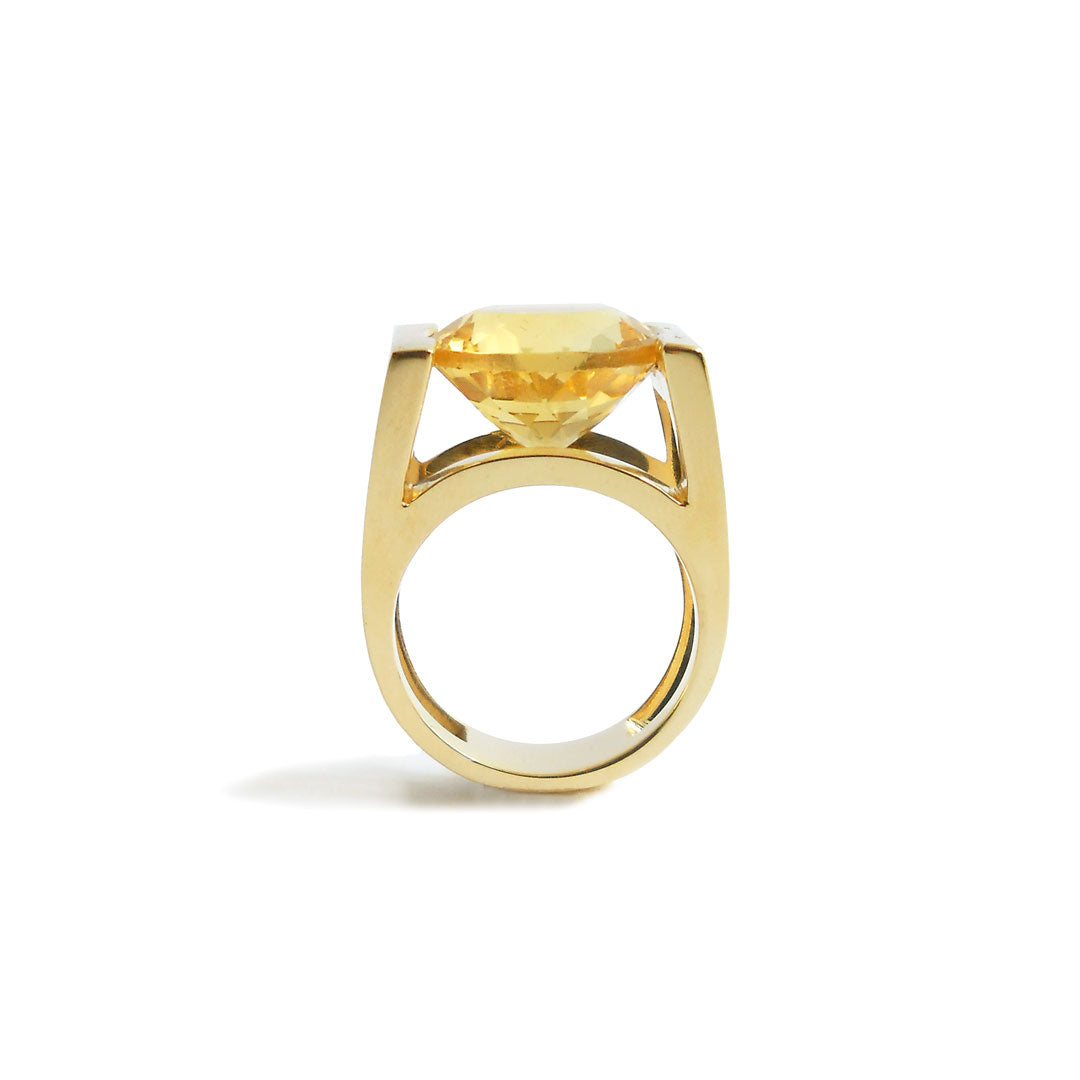 Anillo de oro con citrino de Barcelona